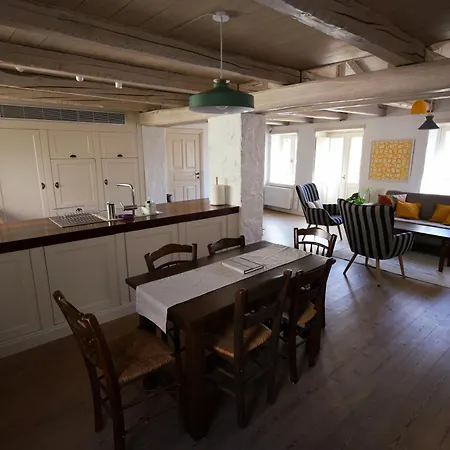 Apartment Unique Traditional