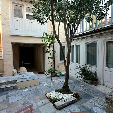 Unique Traditional Apartment